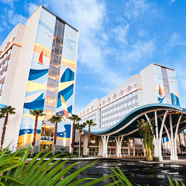 Main entrance view of Endless Summer Resort