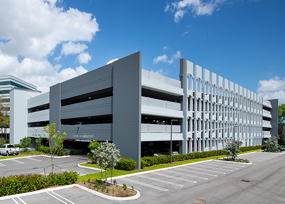 Exterior of Centrum Doral parking garage